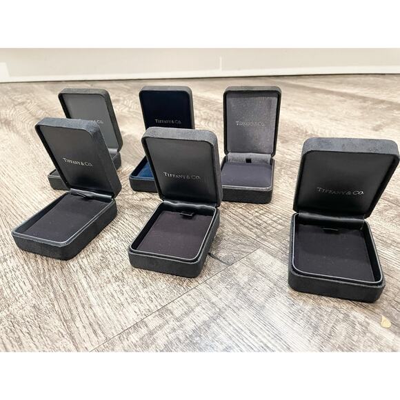il_1080xN.6853430290_omwq.jpg Tiffany & Co. Lot of 6 Suede Necklace Case Boxes Presentation Display Holders